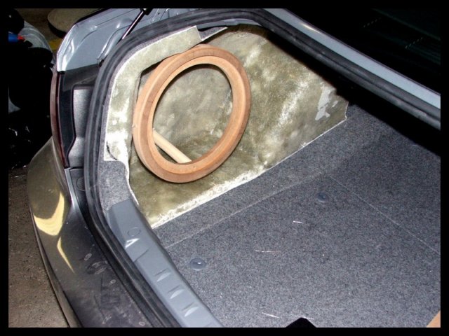 bmw_335i_subwoofer_001.jpg