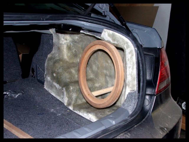 bmw_335i_subwoofer_004.jpg