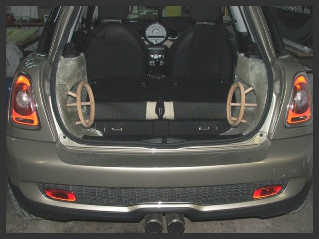 mini_cooper_r56_rear_005.jpg