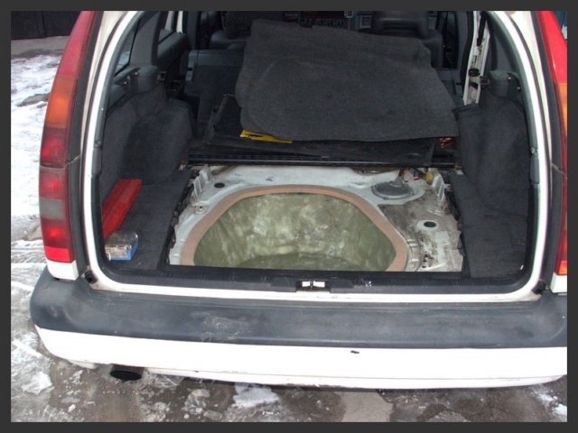 volvo_850_subwoofer_005.jpg