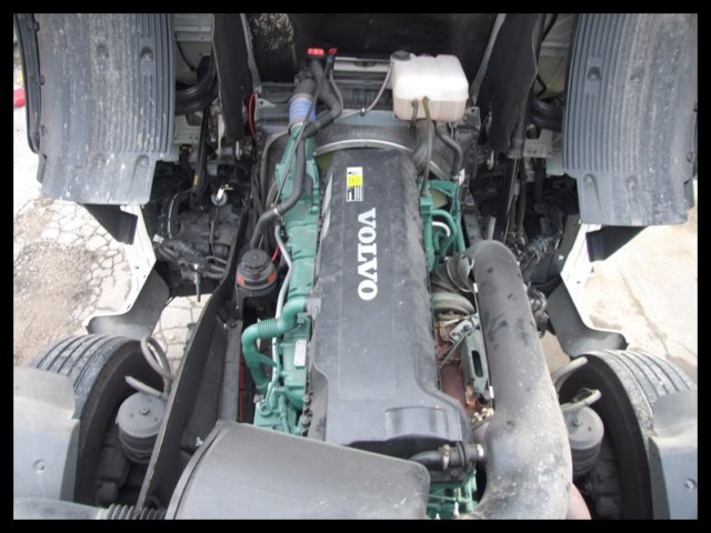 volvo_fn12_001.jpg