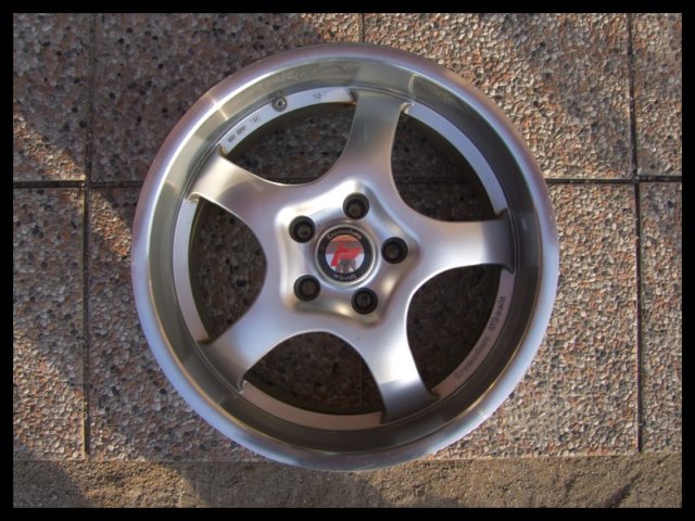 cromodora_wheels_7x17_et35_001.jpg